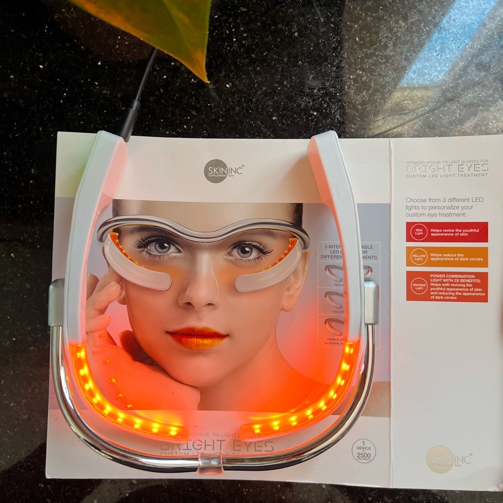 Skin Inc BRIGHT EYES Optimizer Tri-Light Glasses
